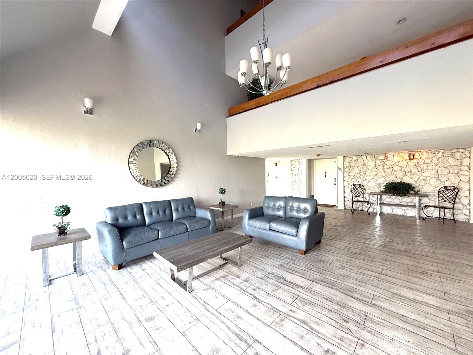 230 Lakeview Dr #307, Weston FL 33326