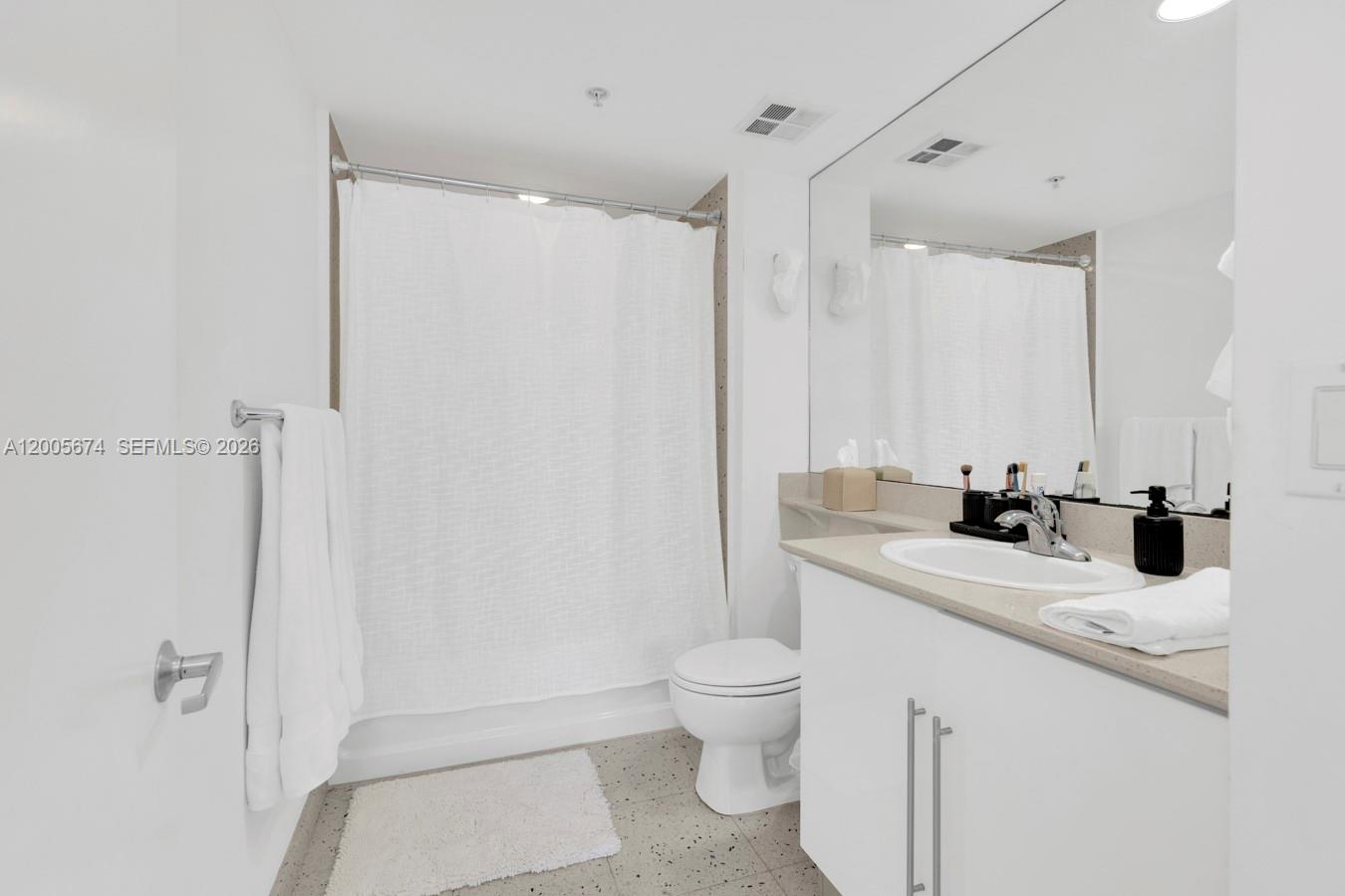 335 S BISCAYNE BL #3408, Miami FL 33131
