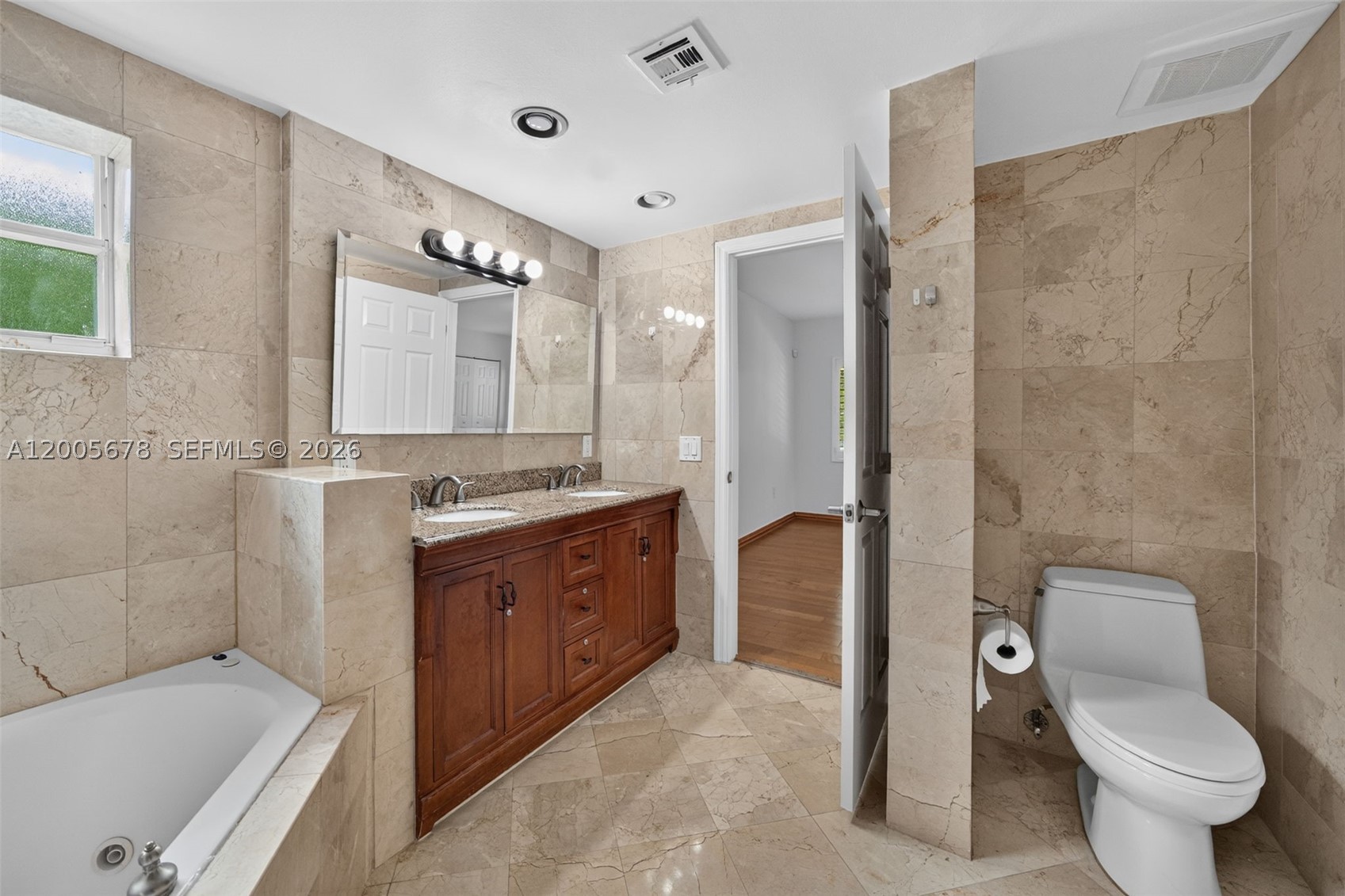 1237 Aduana Ave, Coral Gables FL 33146