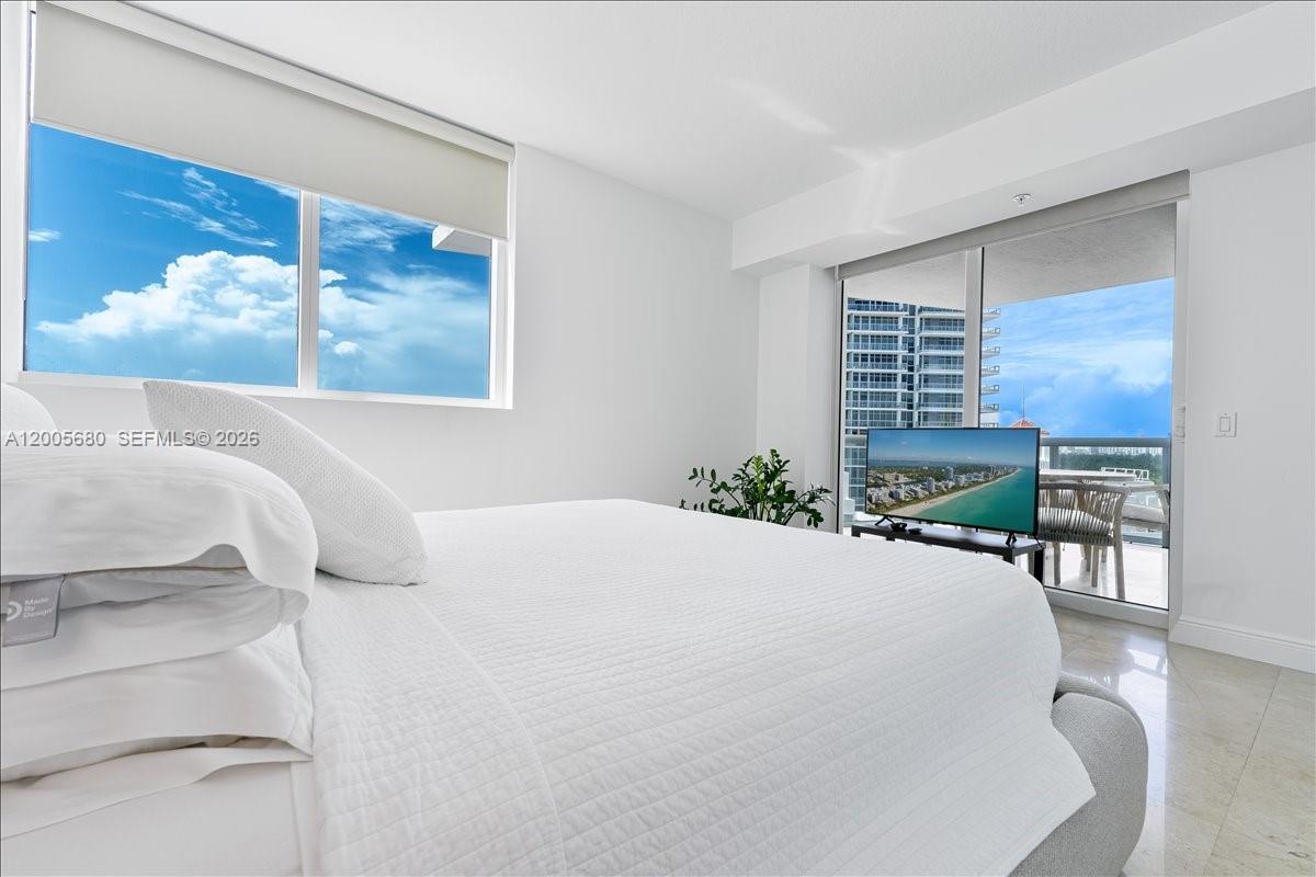 3801 Collins Ave #1105, Miami Beach FL 33140