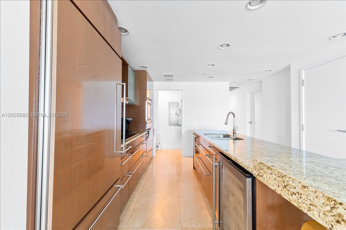 3801 Collins Ave #1105, Miami Beach FL 33140