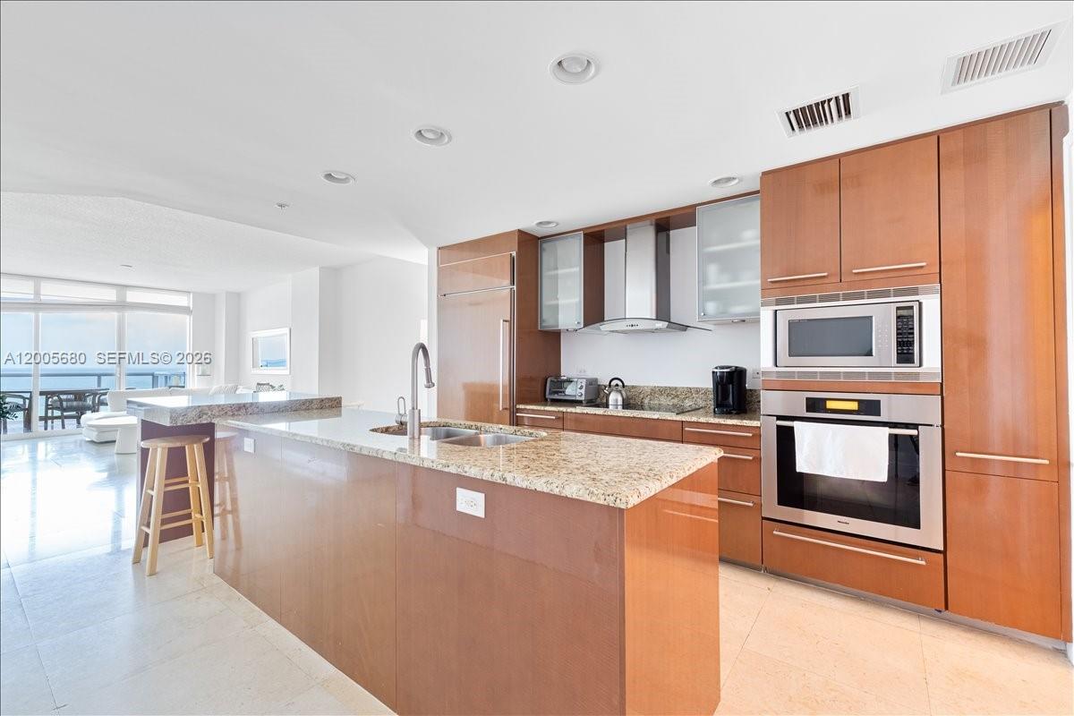 3801 Collins Ave #1105, Miami Beach FL 33140