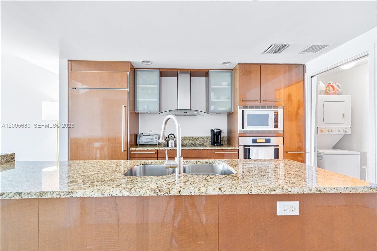 3801 Collins Ave #1105, Miami Beach FL 33140