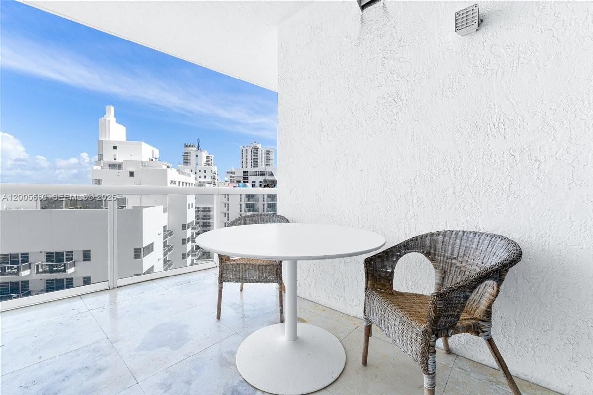 3801 Collins Ave #1105, Miami Beach FL 33140