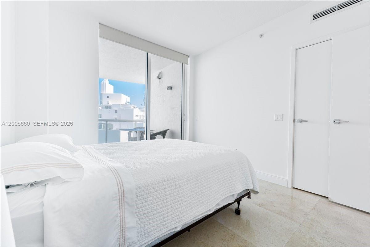 3801 Collins Ave #1105, Miami Beach FL 33140