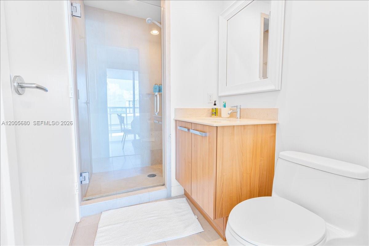 3801 Collins Ave #1105, Miami Beach FL 33140