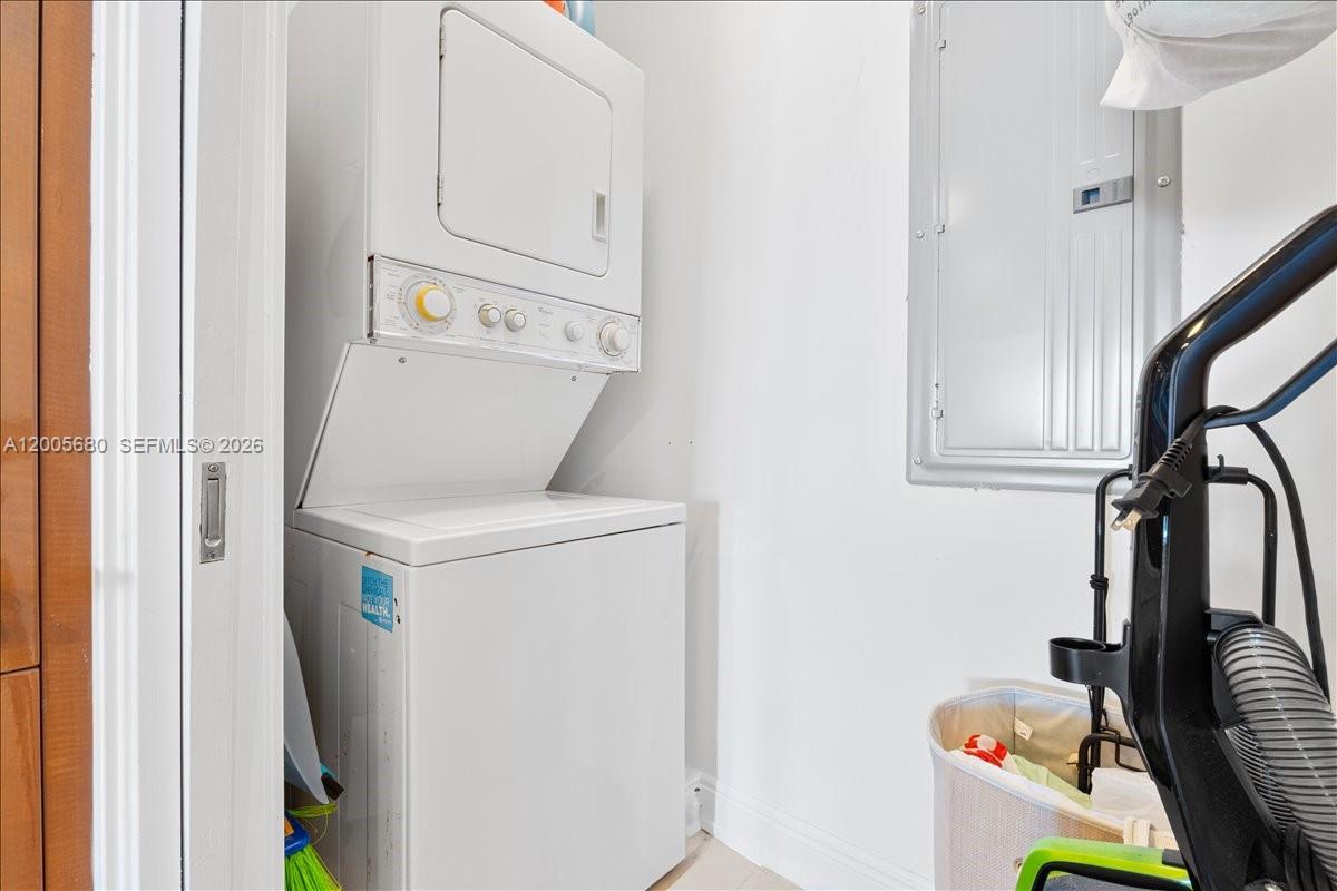 3801 Collins Ave #1105, Miami Beach FL 33140
