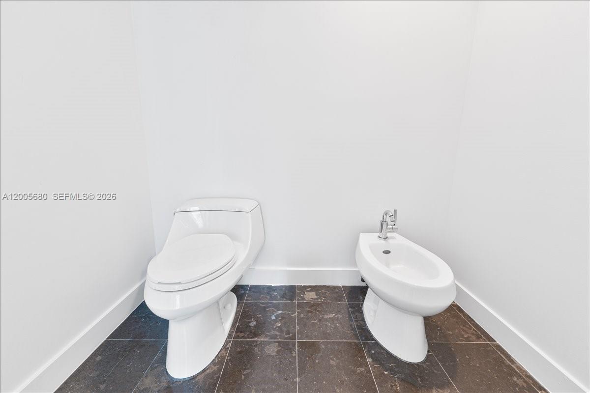 3801 Collins Ave #1105, Miami Beach FL 33140
