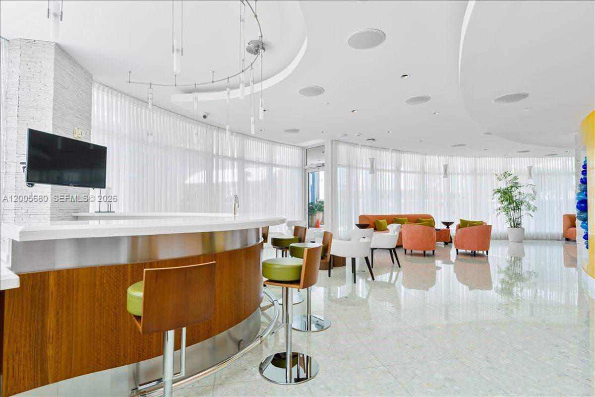 3801 Collins Ave #1105, Miami Beach FL 33140