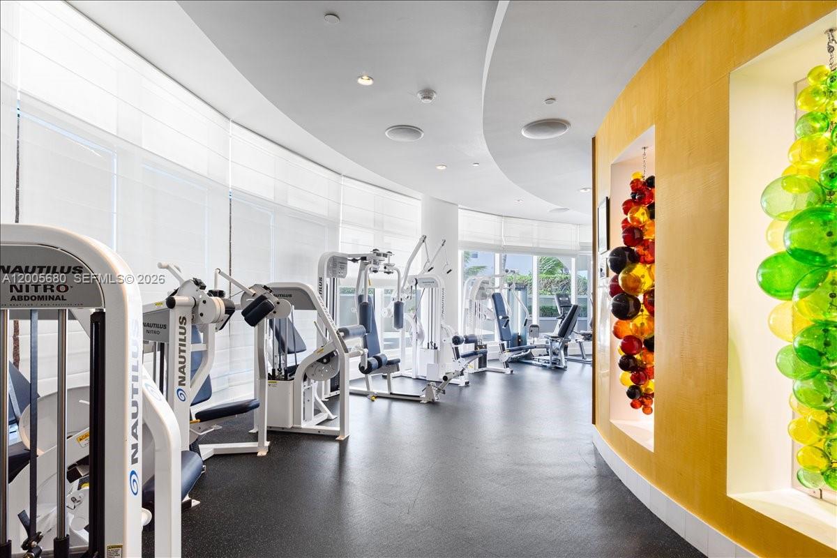 3801 Collins Ave #1105, Miami Beach FL 33140