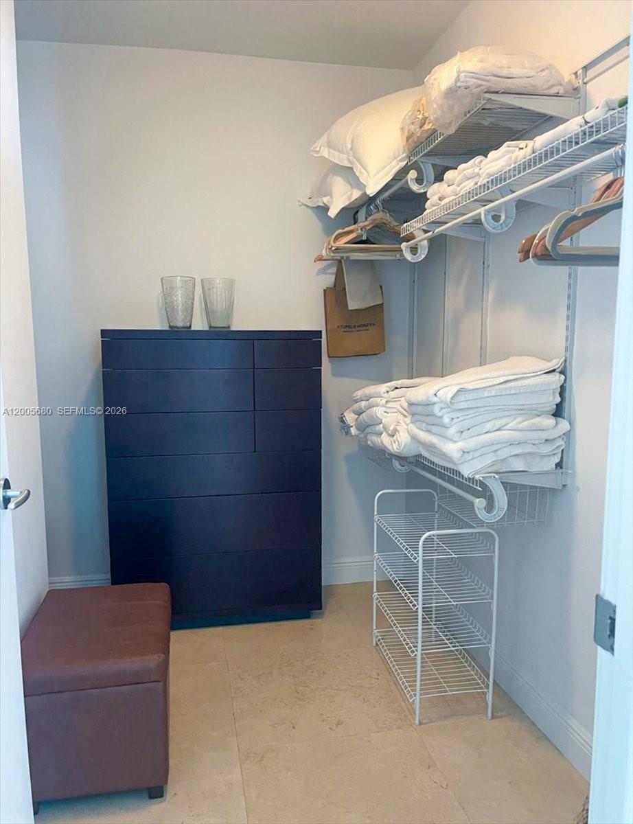 3801 Collins Ave #1105, Miami Beach FL 33140