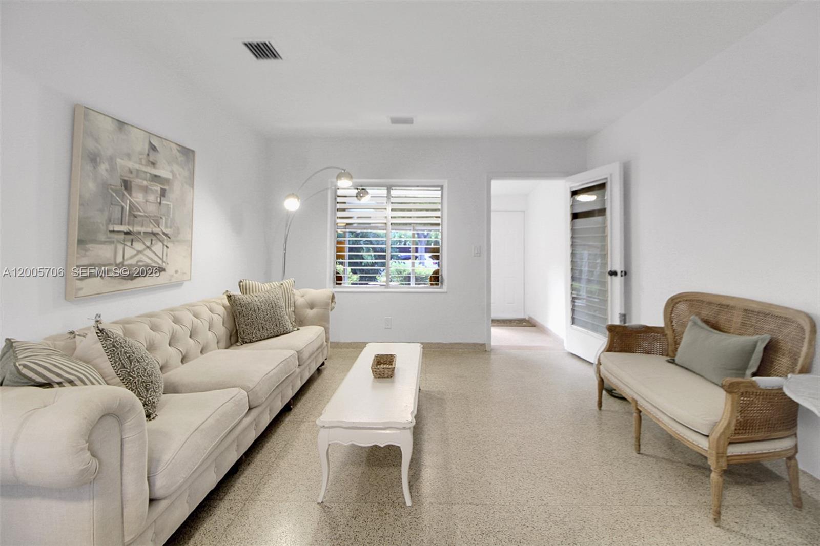 231 NE 43rd St, Miami FL 33137