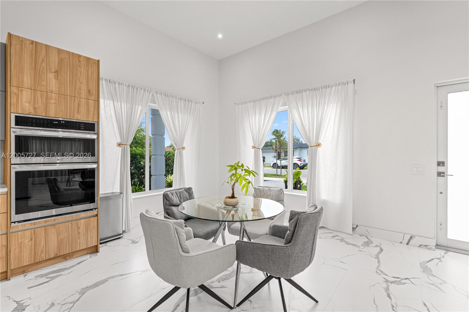 635 SW 9th St, Hallandale Beach FL 33009