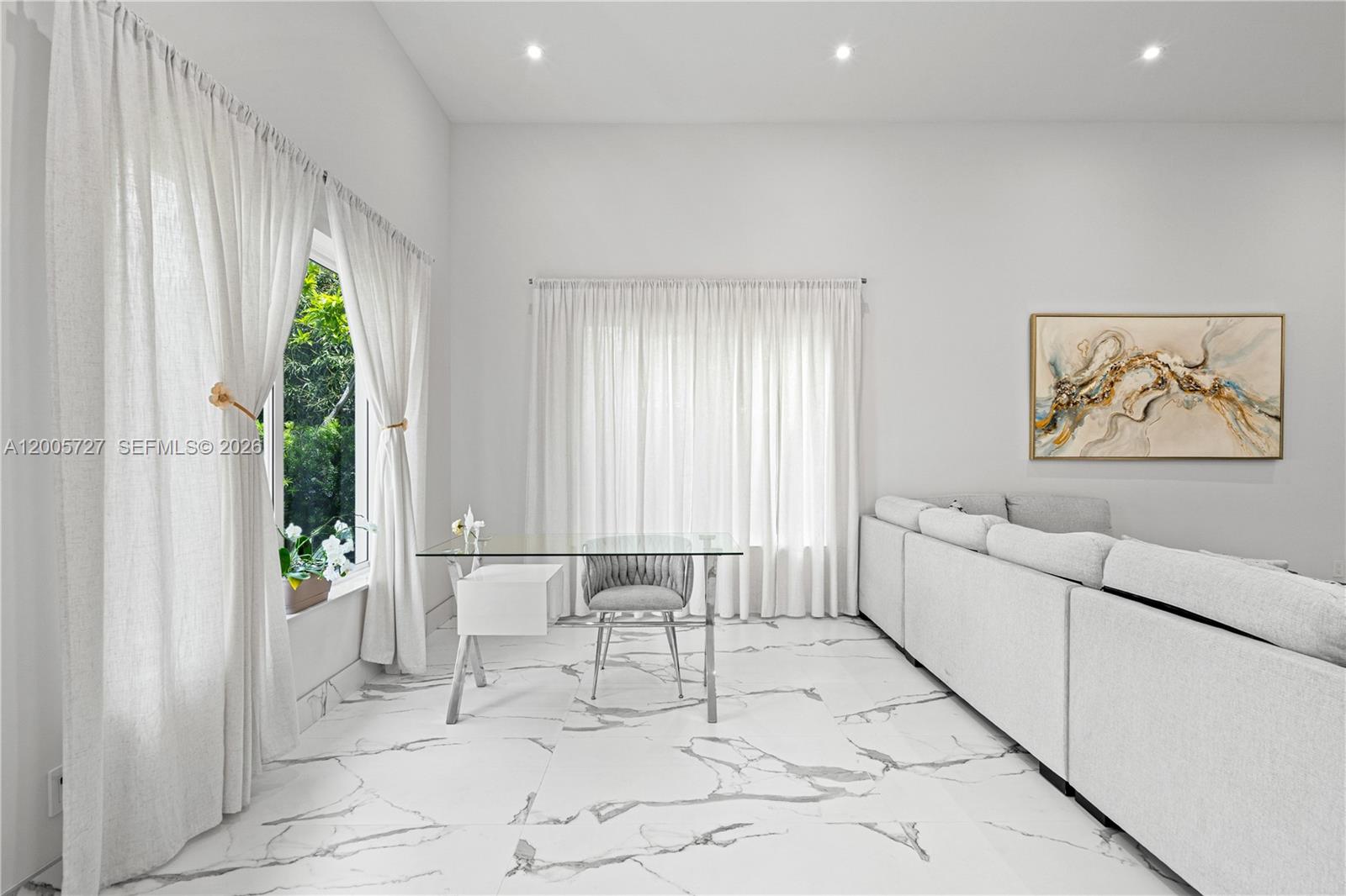635 SW 9th St, Hallandale Beach FL 33009