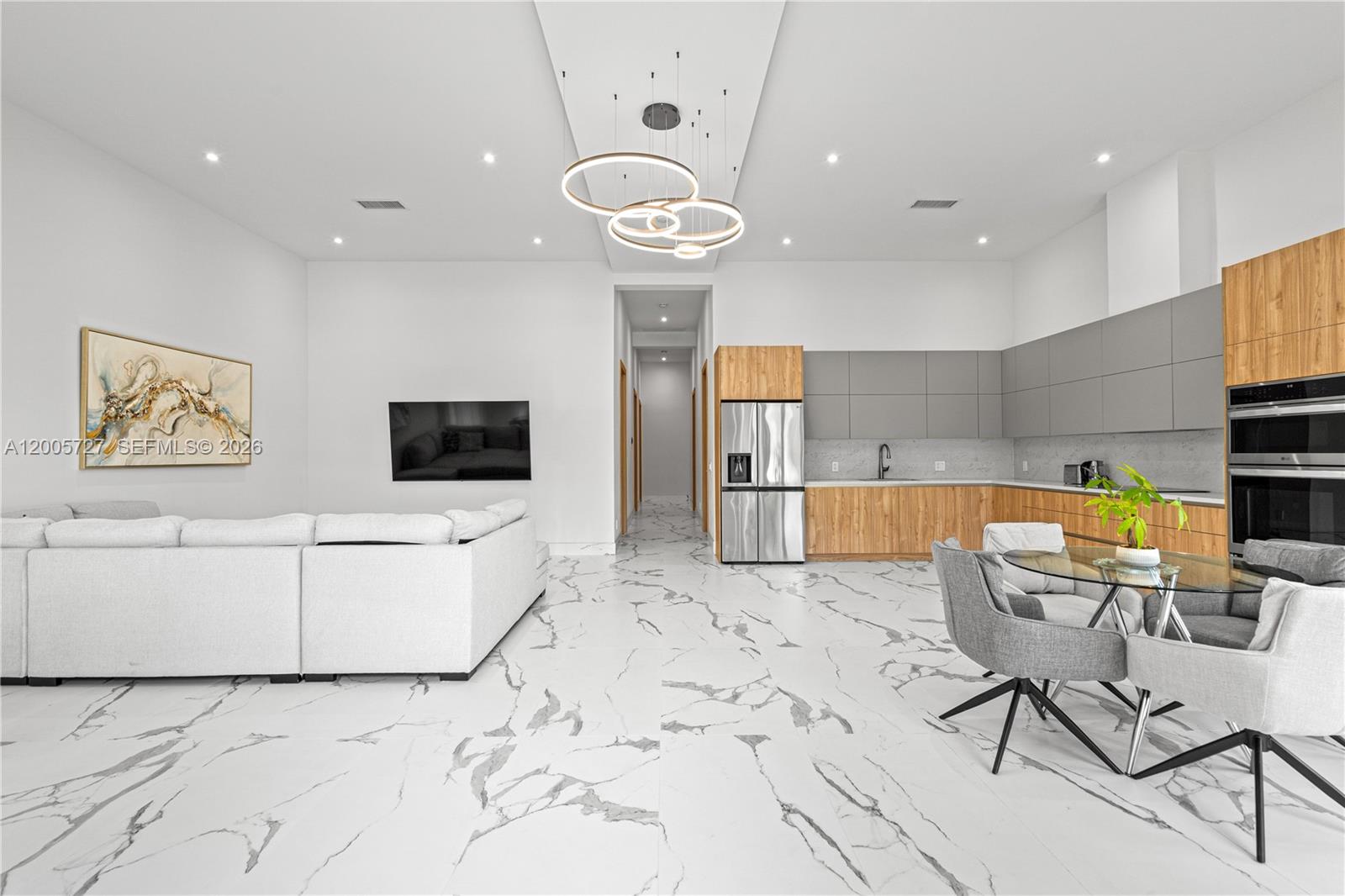 635 SW 9th St, Hallandale Beach FL 33009