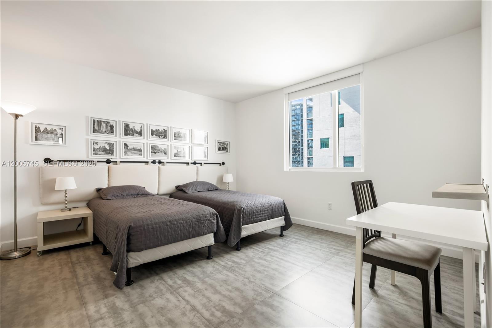 500 Brickell Ave #3907, Miami FL 33131