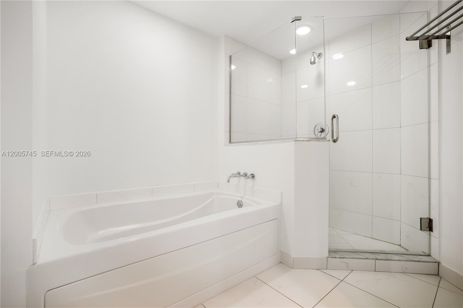 500 Brickell Ave #3907, Miami FL 33131