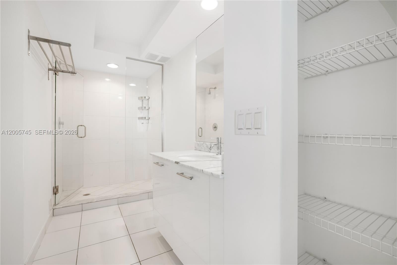 500 Brickell Ave #3907, Miami FL 33131