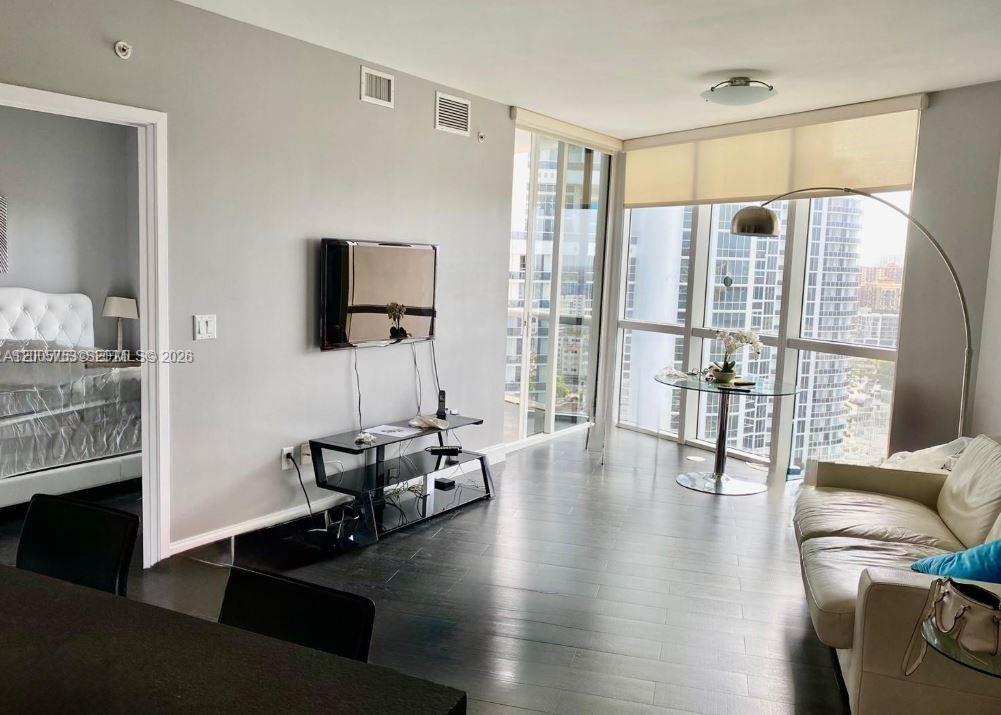 18201 Collins Ave #2003, Sunny Isles Beach FL 33160