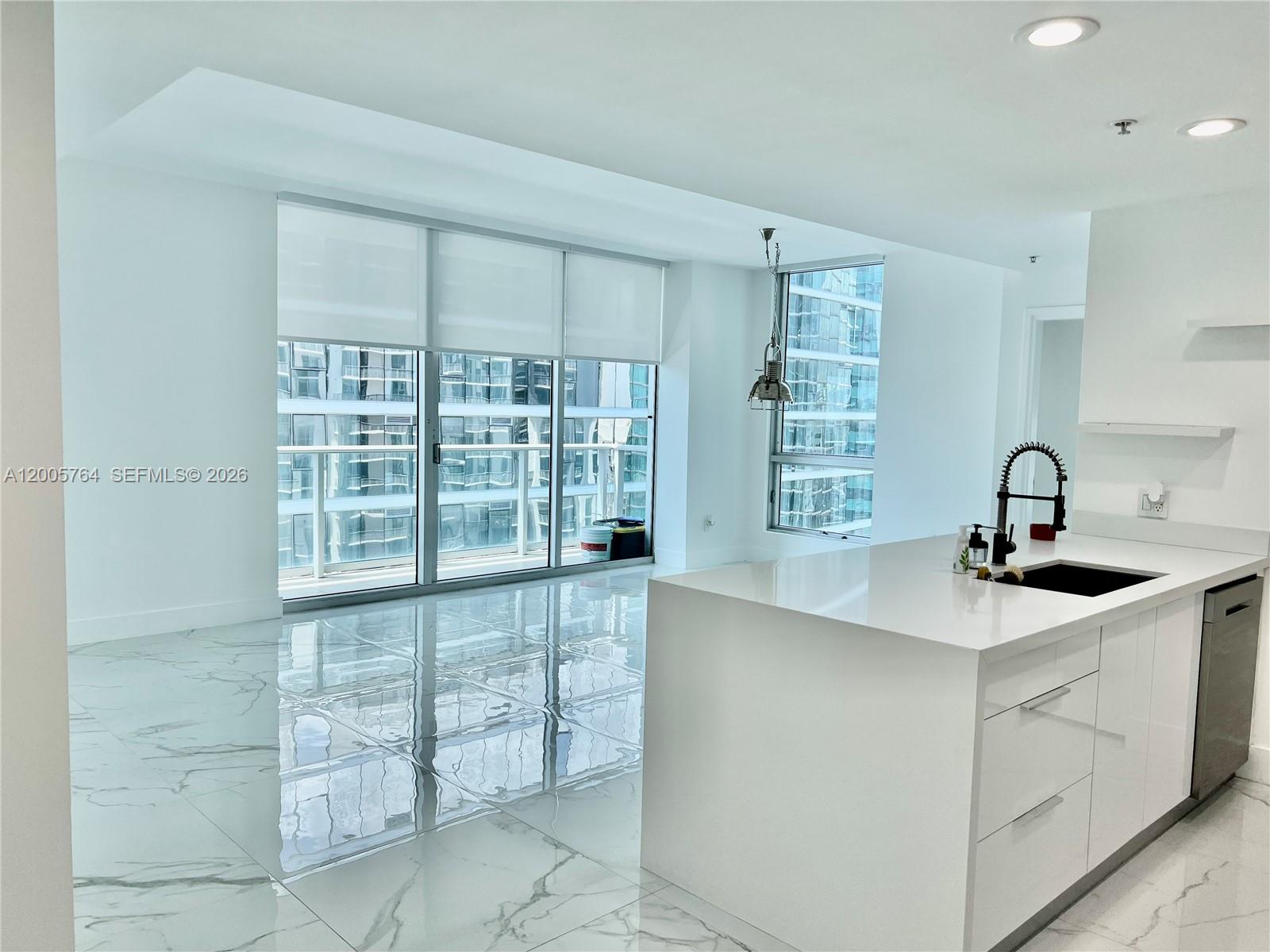 300 S Biscayne Blvd #3502, Miami FL 33131