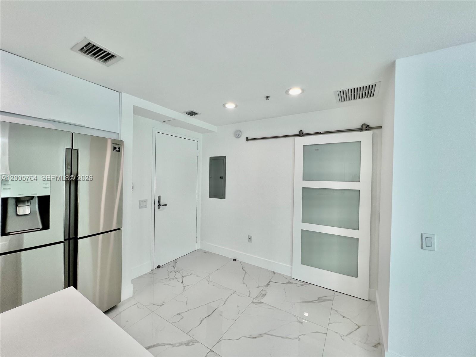 300 S Biscayne Blvd #3502, Miami FL 33131