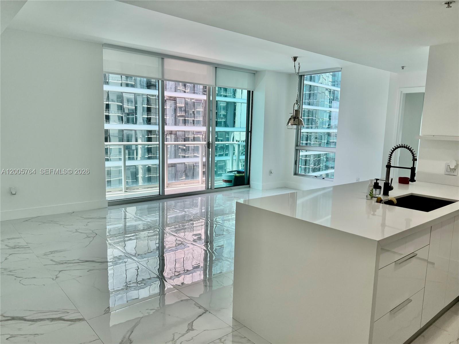 300 S Biscayne Blvd #3502, Miami FL 33131