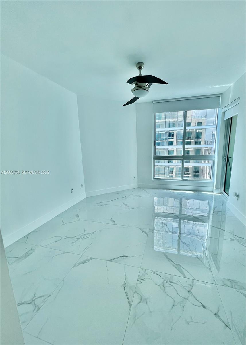 300 S Biscayne Blvd #3502, Miami FL 33131