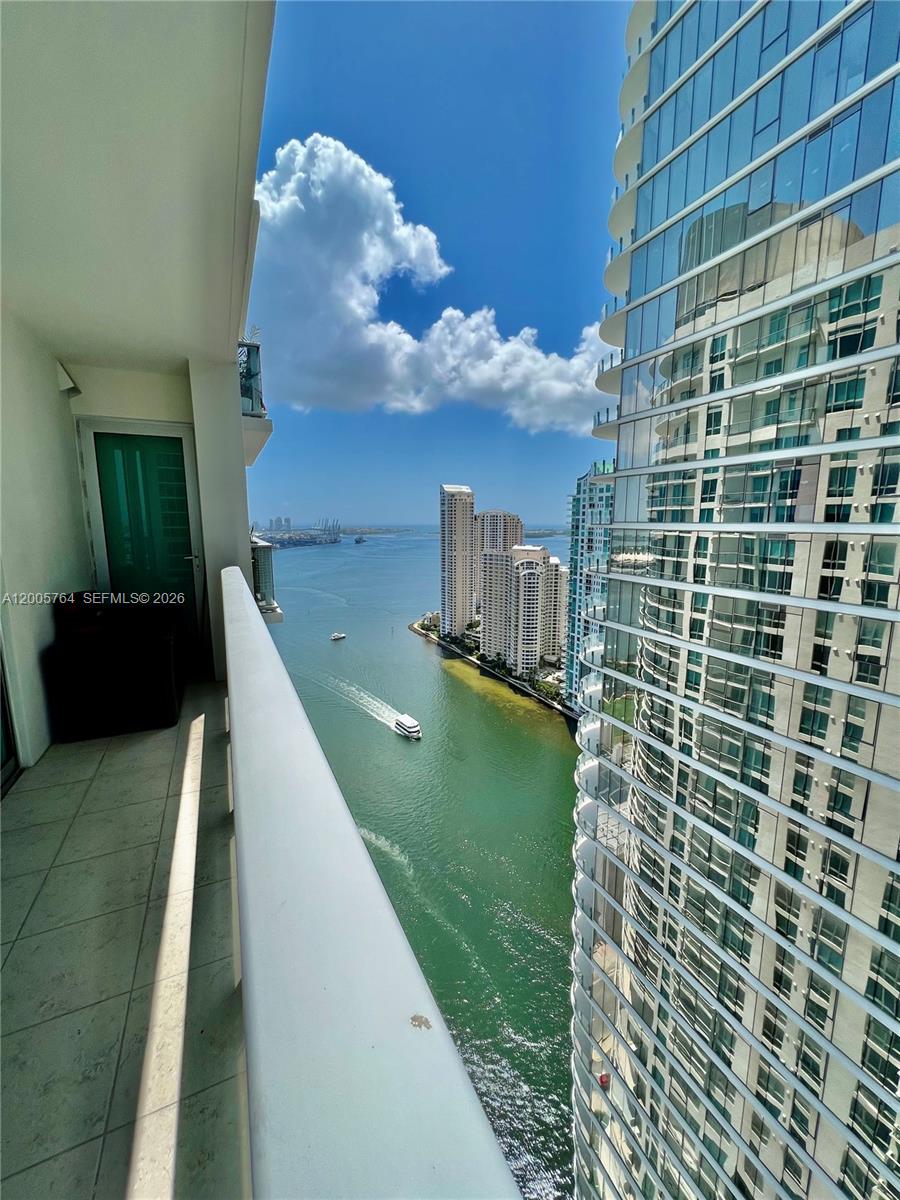 300 S Biscayne Blvd #3502, Miami FL 33131