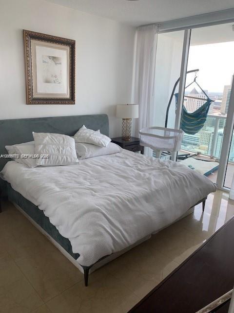 31 SE 5th St #3512, Miami FL 33131