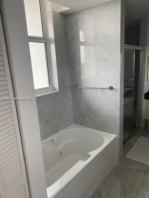 31 SE 5th St #3512, Miami FL 33131