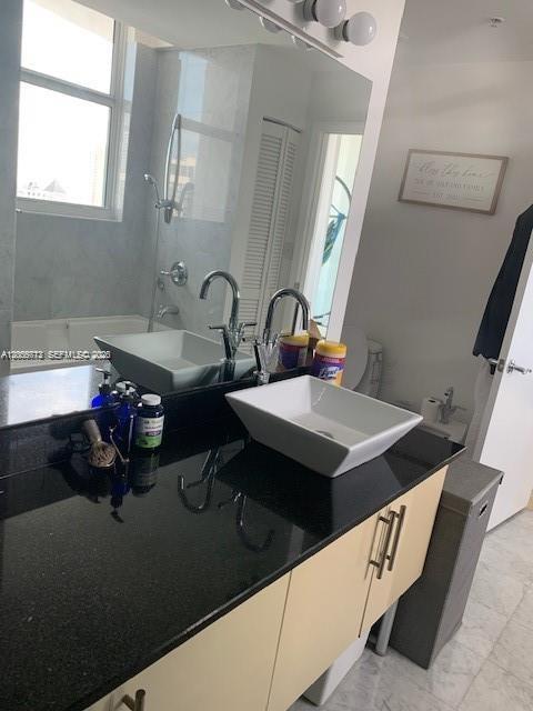 31 SE 5th St #3512, Miami FL 33131