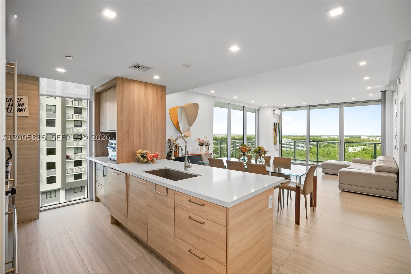 16385 Biscayne Blvd #1601+2 Parkings, North Miami Beach FL 33160