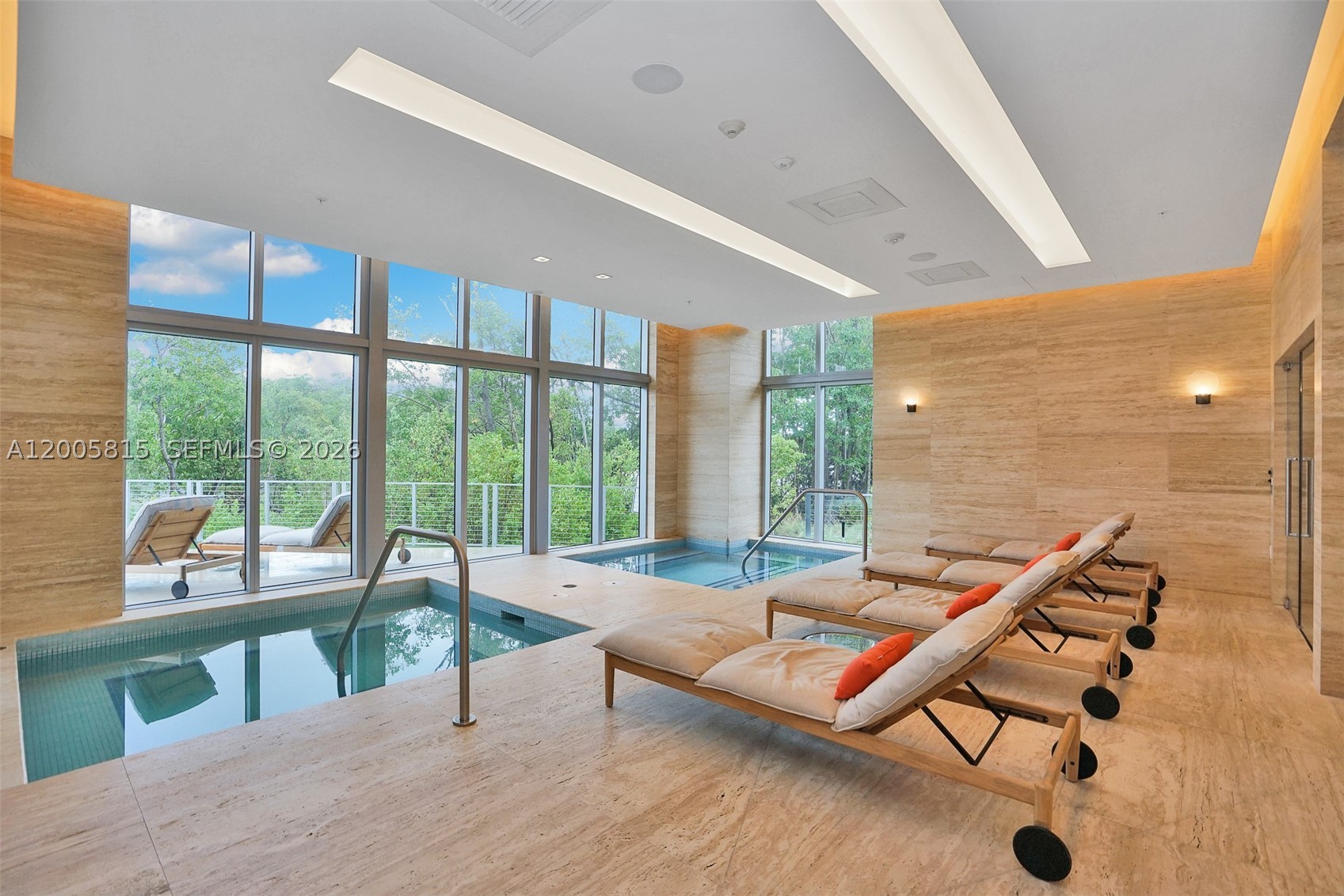 16385 Biscayne Blvd #1601+2 Parkings, North Miami Beach FL 33160