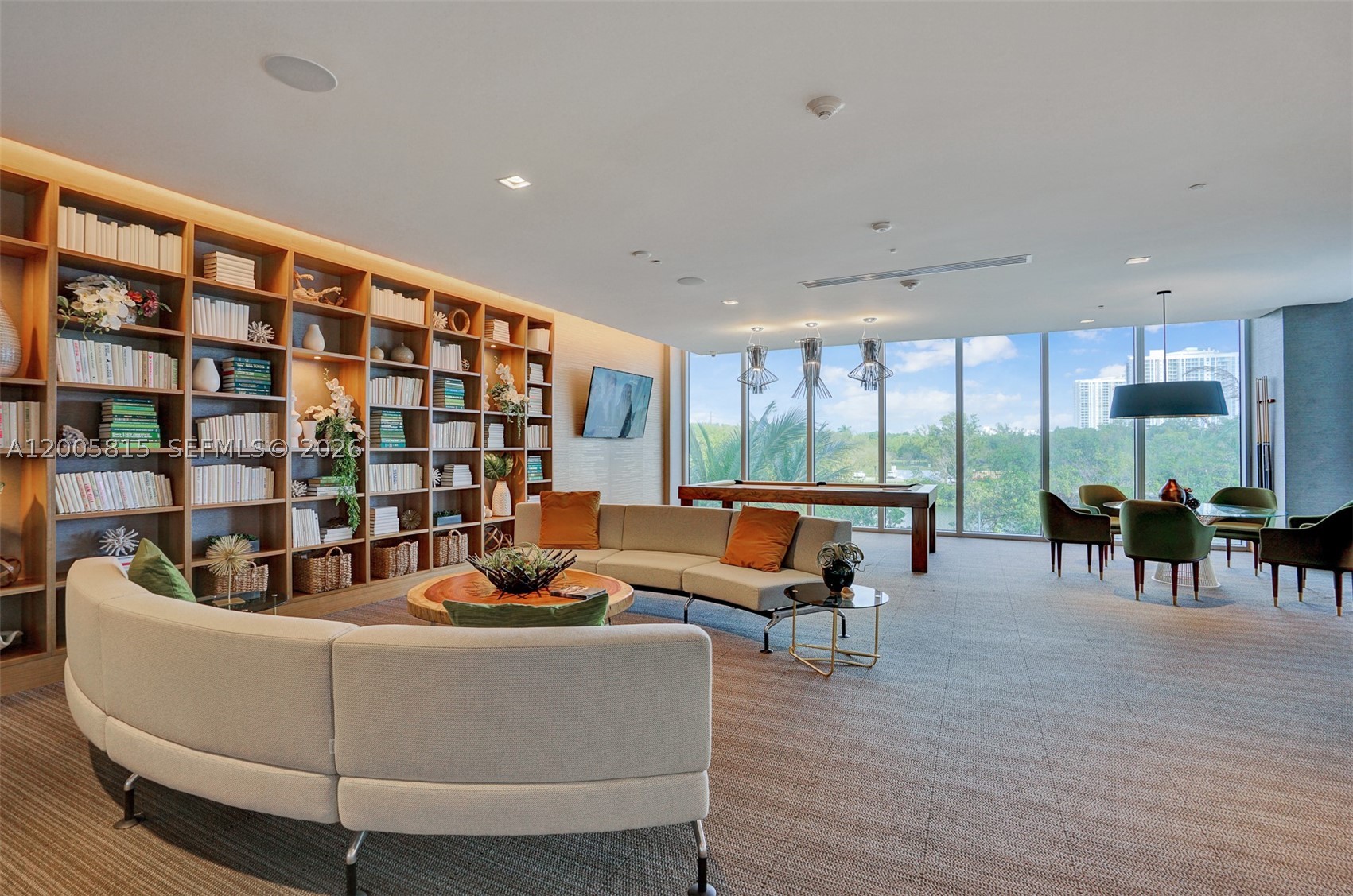 16385 Biscayne Blvd #1601+2 Parkings, North Miami Beach FL 33160