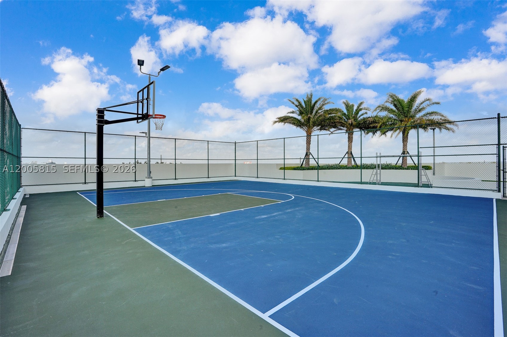 16385 Biscayne Blvd #1601+2 Parkings, North Miami Beach FL 33160