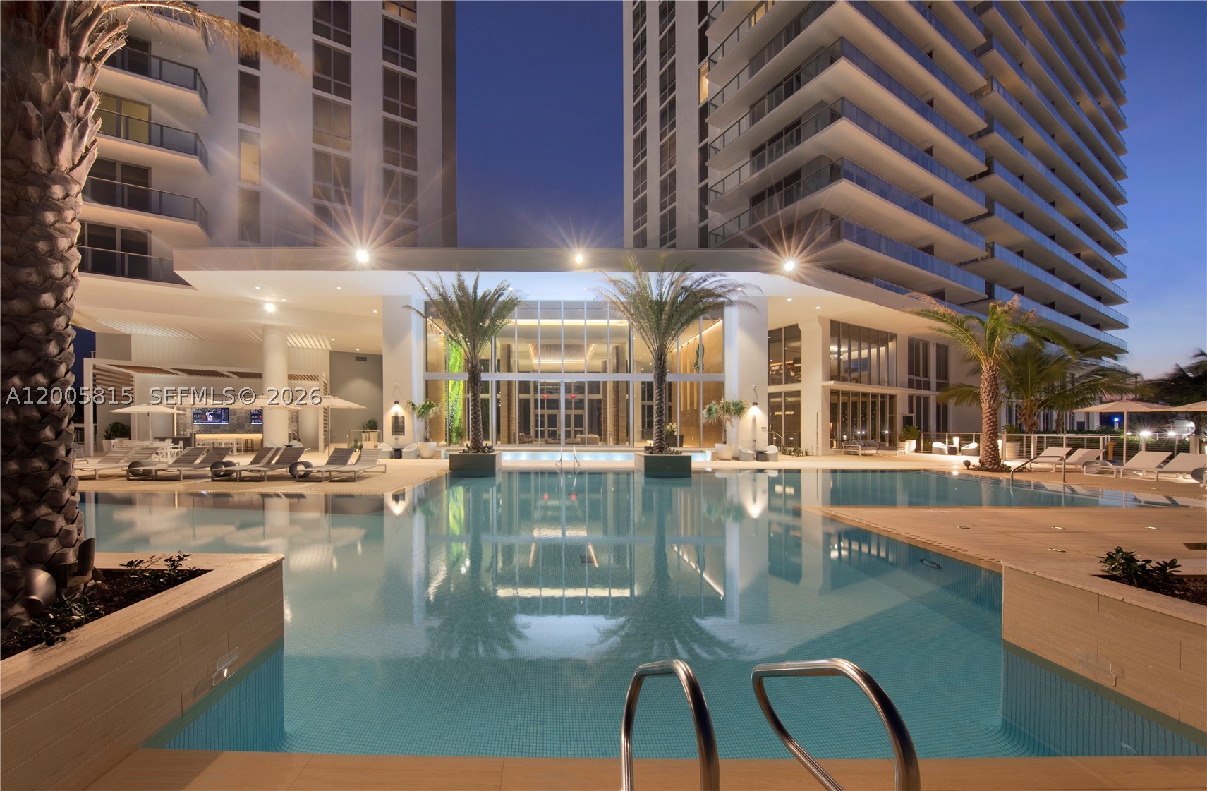 16385 Biscayne Blvd #1601+2 Parkings, North Miami Beach FL 33160