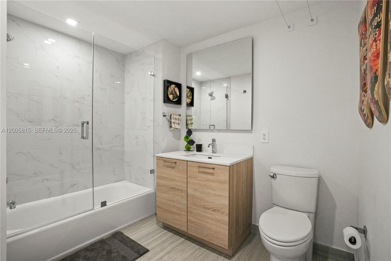 16385 NE Biscayne Blvd #1601+2 Parkings, North Miami Beach FL 33160