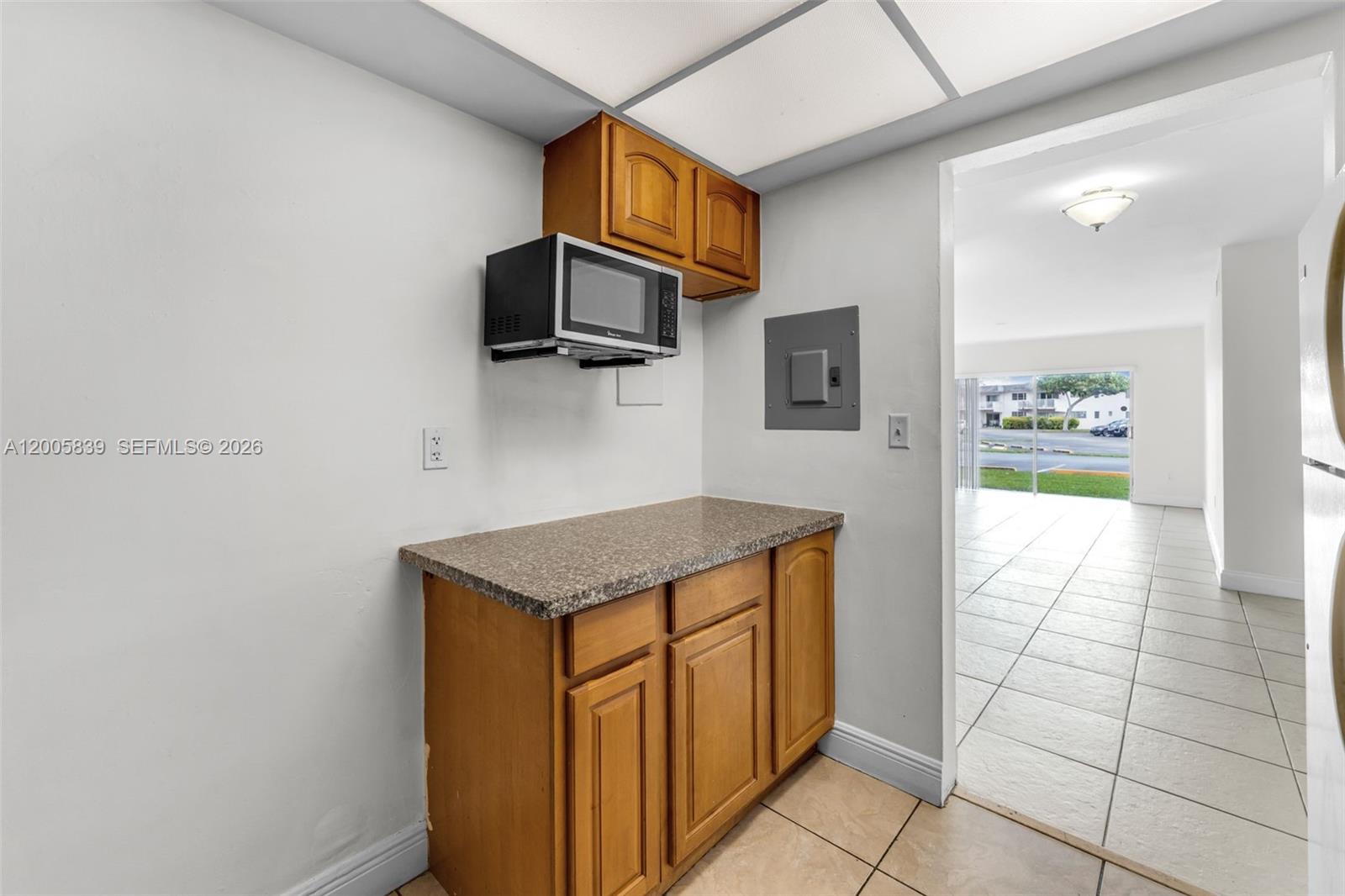 7560 SW 82nd St #G112, Miami FL 33143