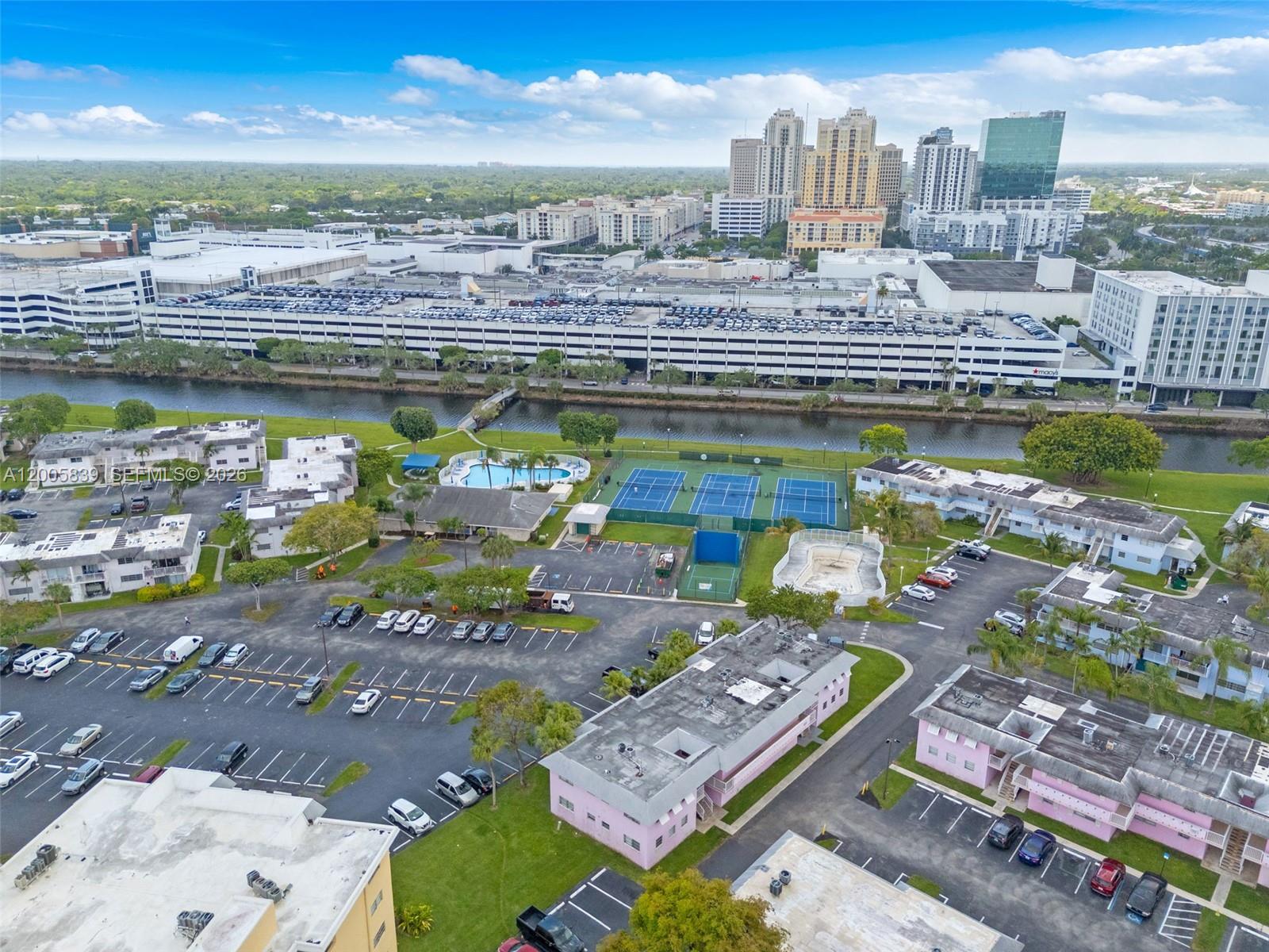 7560 SW 82nd St #G112, Miami FL 33143