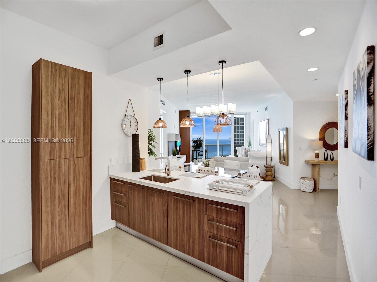 15901 Collins Ave #2807, Sunny Isles Beach FL 33160