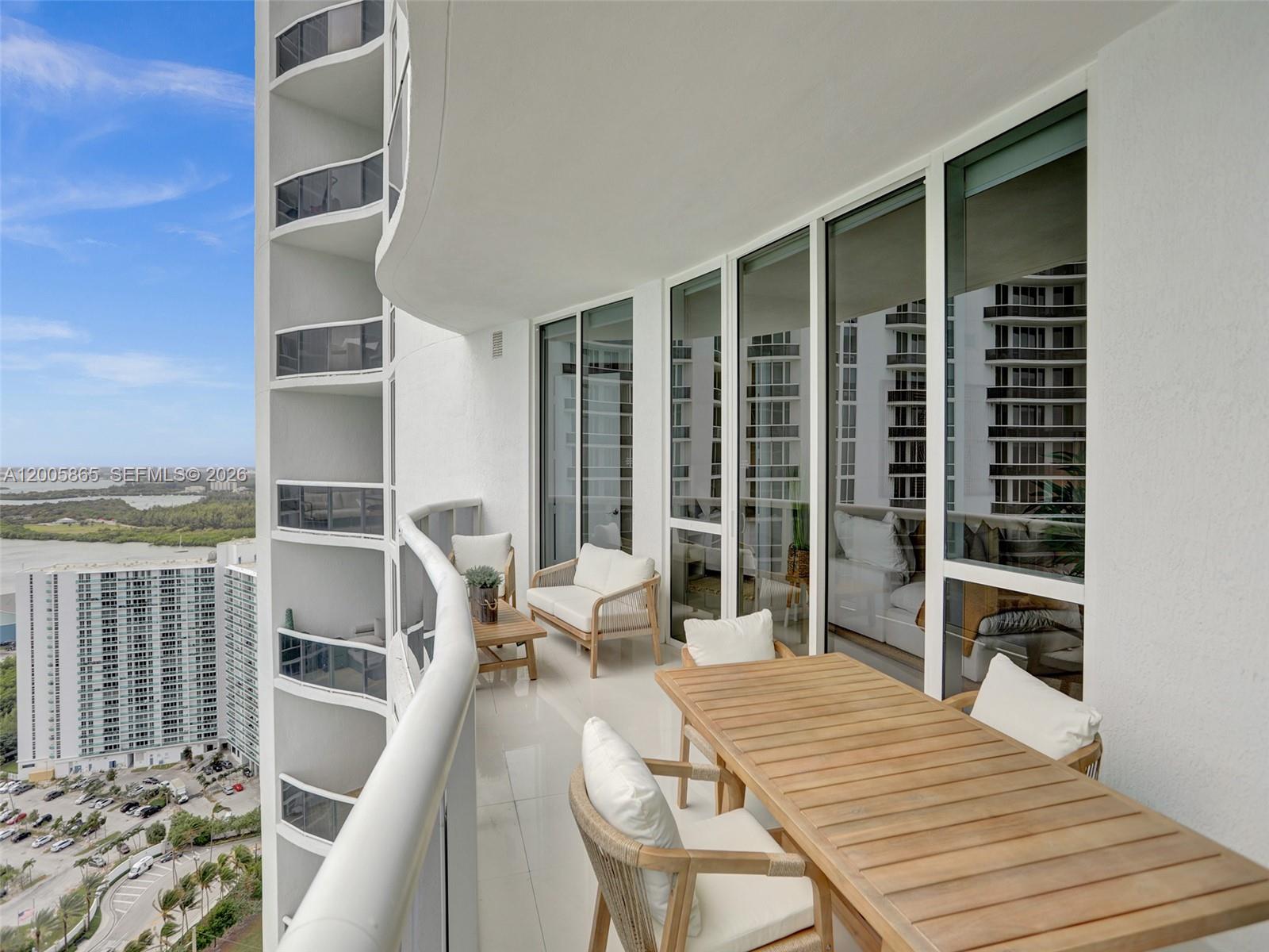 15901 Collins Ave #2807, Sunny Isles Beach FL 33160