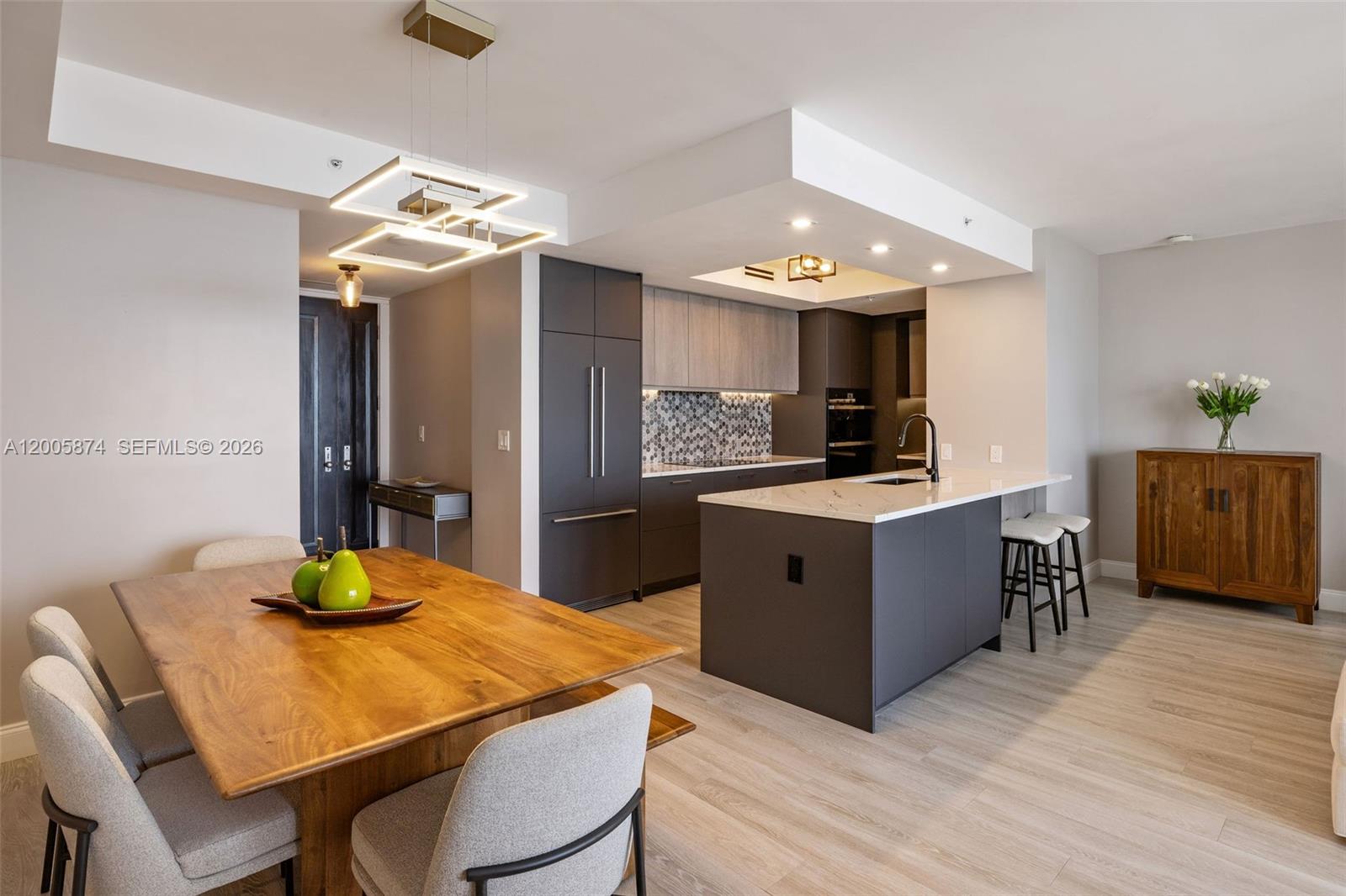 848 Brickell Key Dr #3403, Miami FL 33131