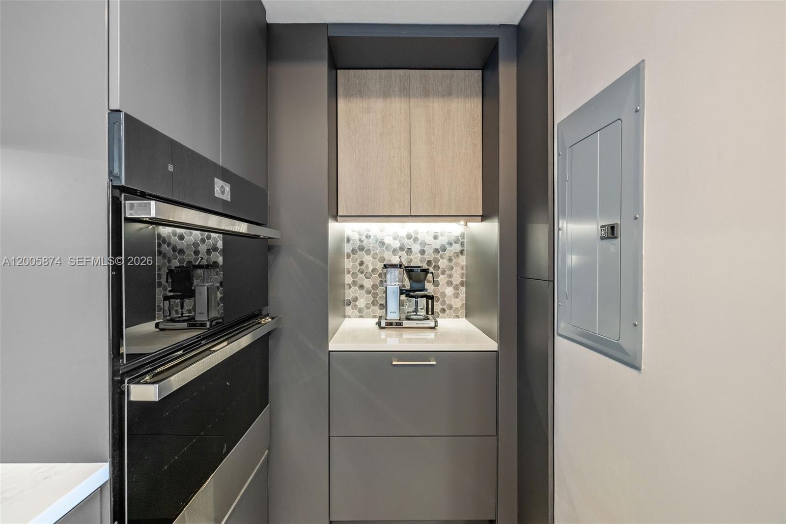 848 Brickell Key Dr #3403, Miami FL 33131
