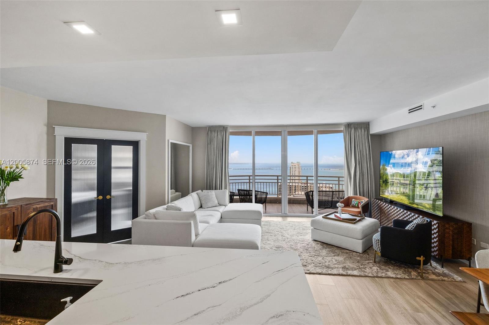 848 Brickell Key Dr #3403, Miami FL 33131