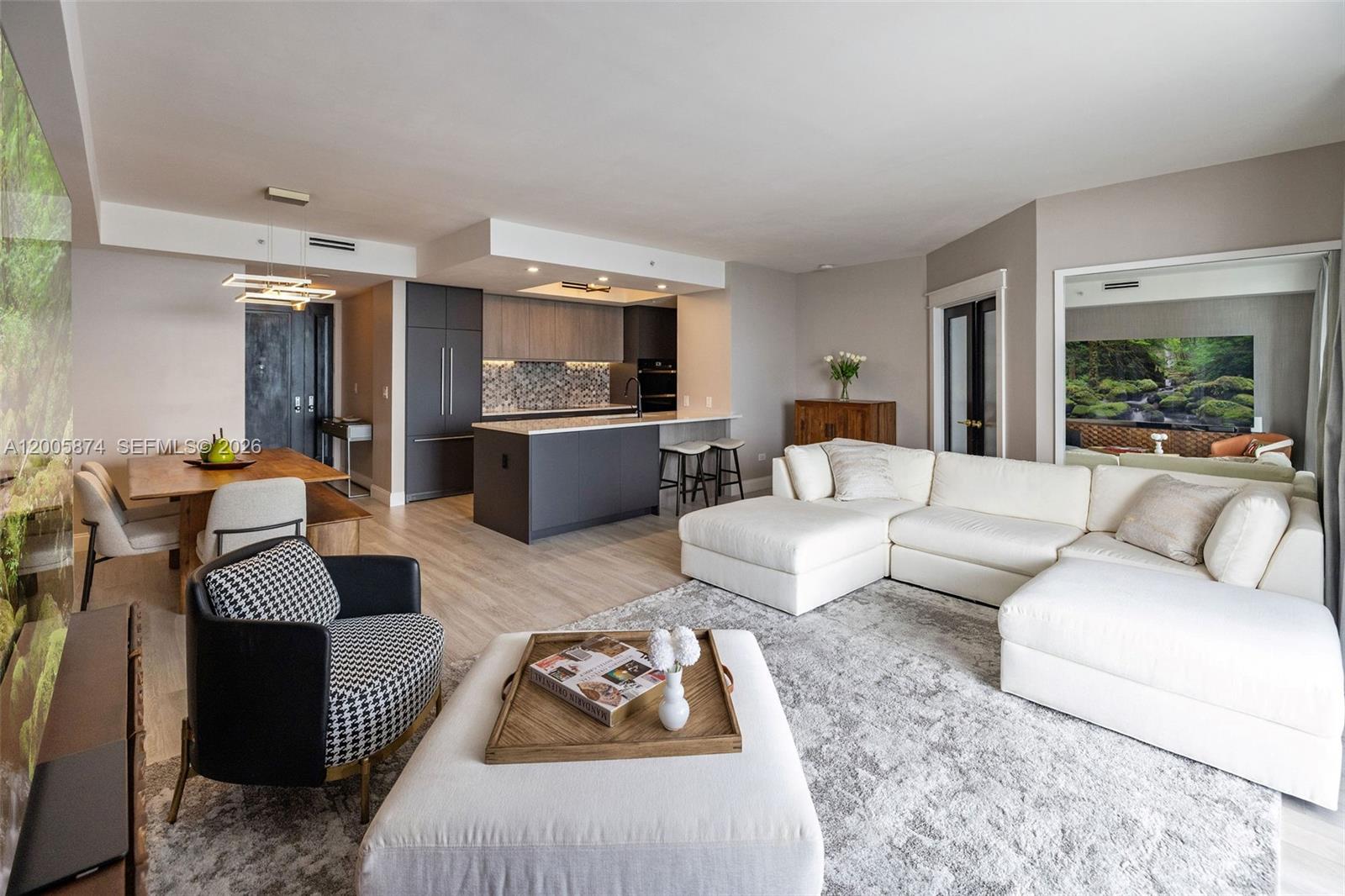 848 Brickell Key Dr #3403, Miami FL 33131