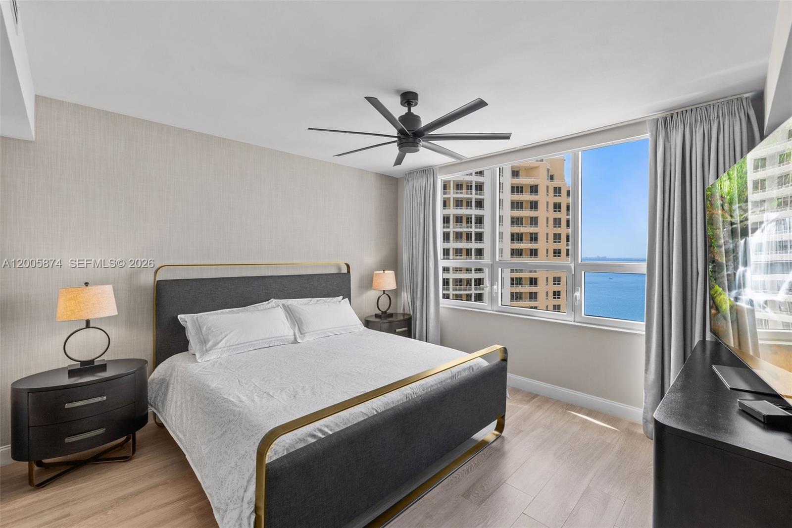 848 Brickell Key Dr #3403, Miami FL 33131