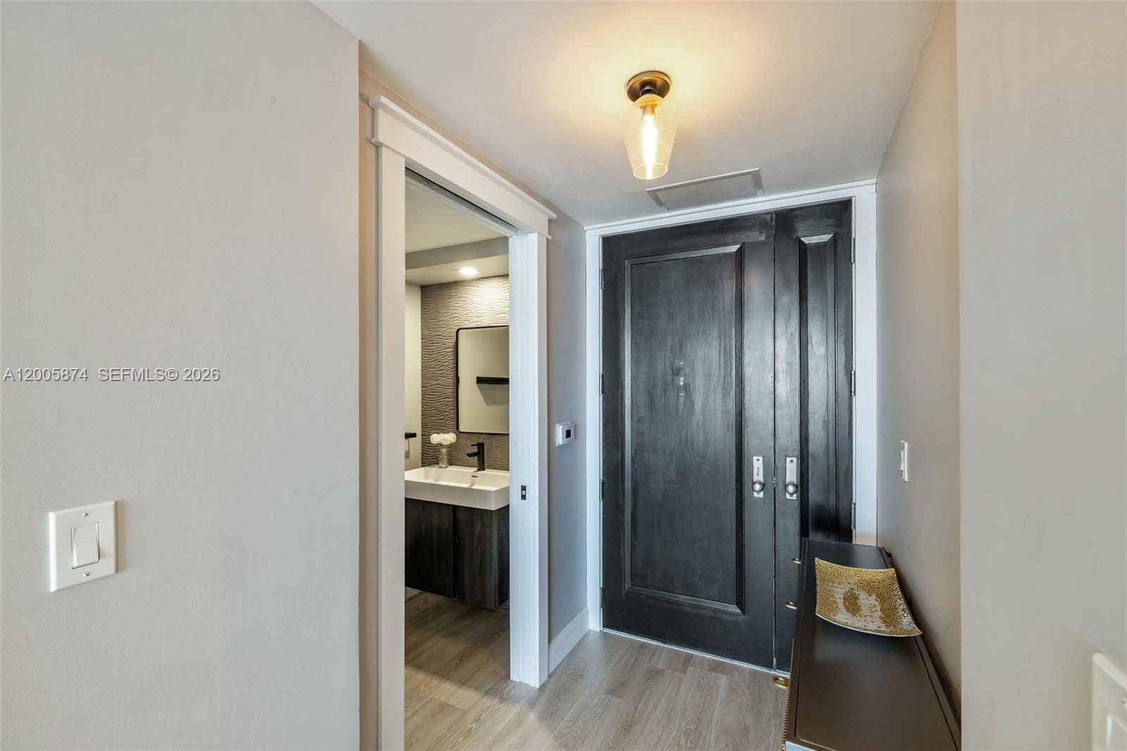 848 Brickell Key Dr #3403, Miami FL 33131