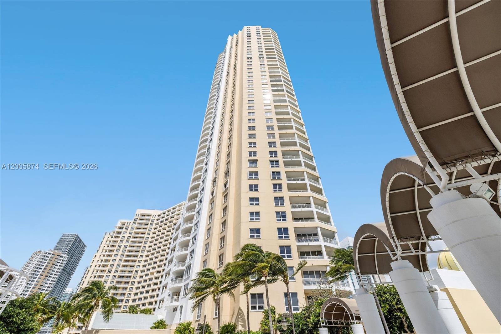 848 Brickell Key Dr #3403, Miami FL 33131