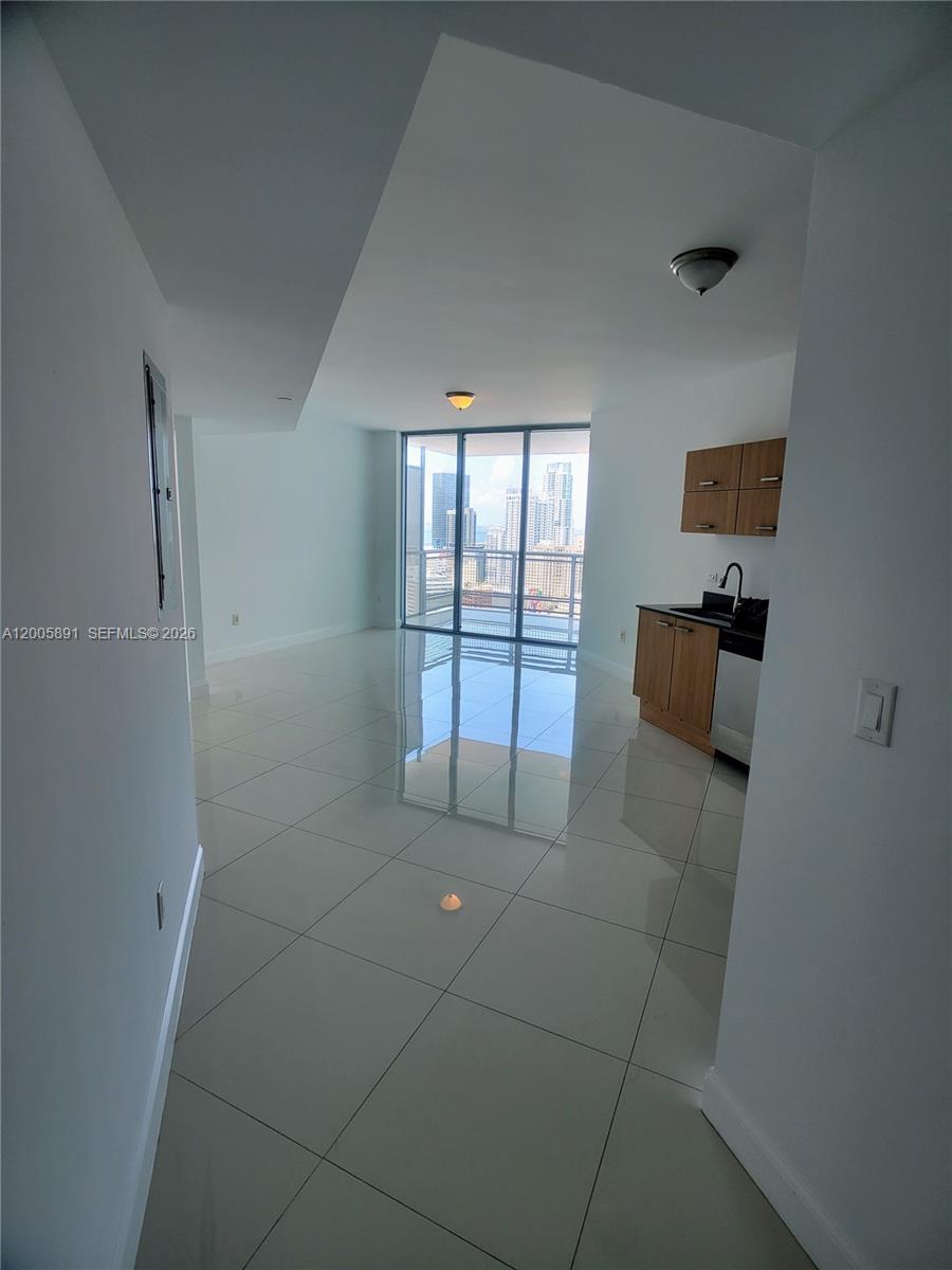 350 S Miami Ave #3111, Miami FL 33130