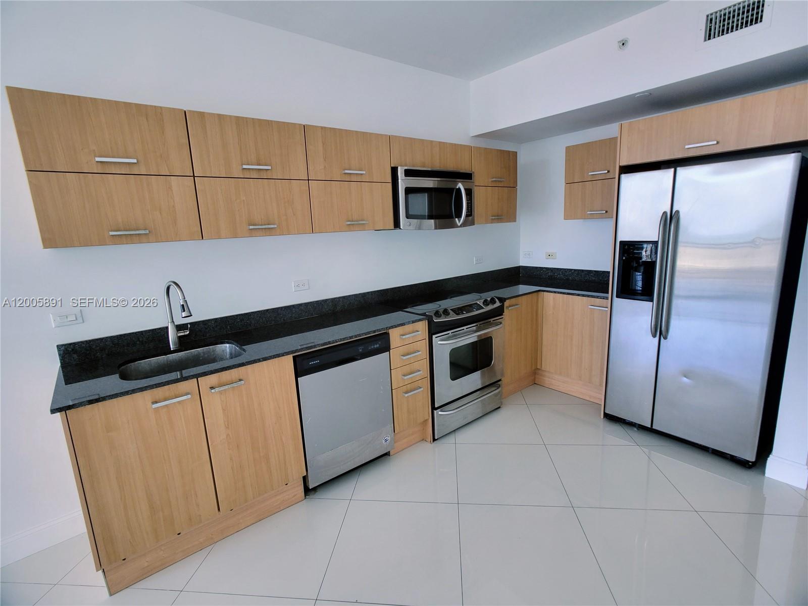 350 S Miami Ave #3111, Miami FL 33130
